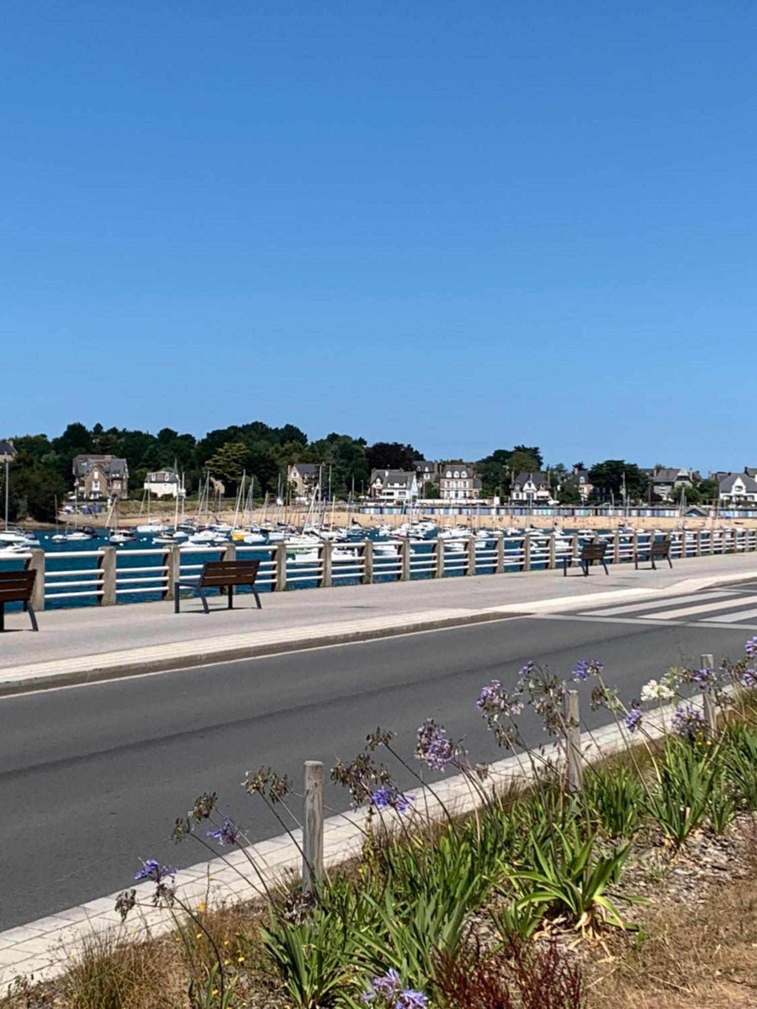 Magnifique Bas De Villa Deux Chambres Situe Pres Des Plages Et Du Golf Saint-Briac-sur-Mer Eksteriør bilde